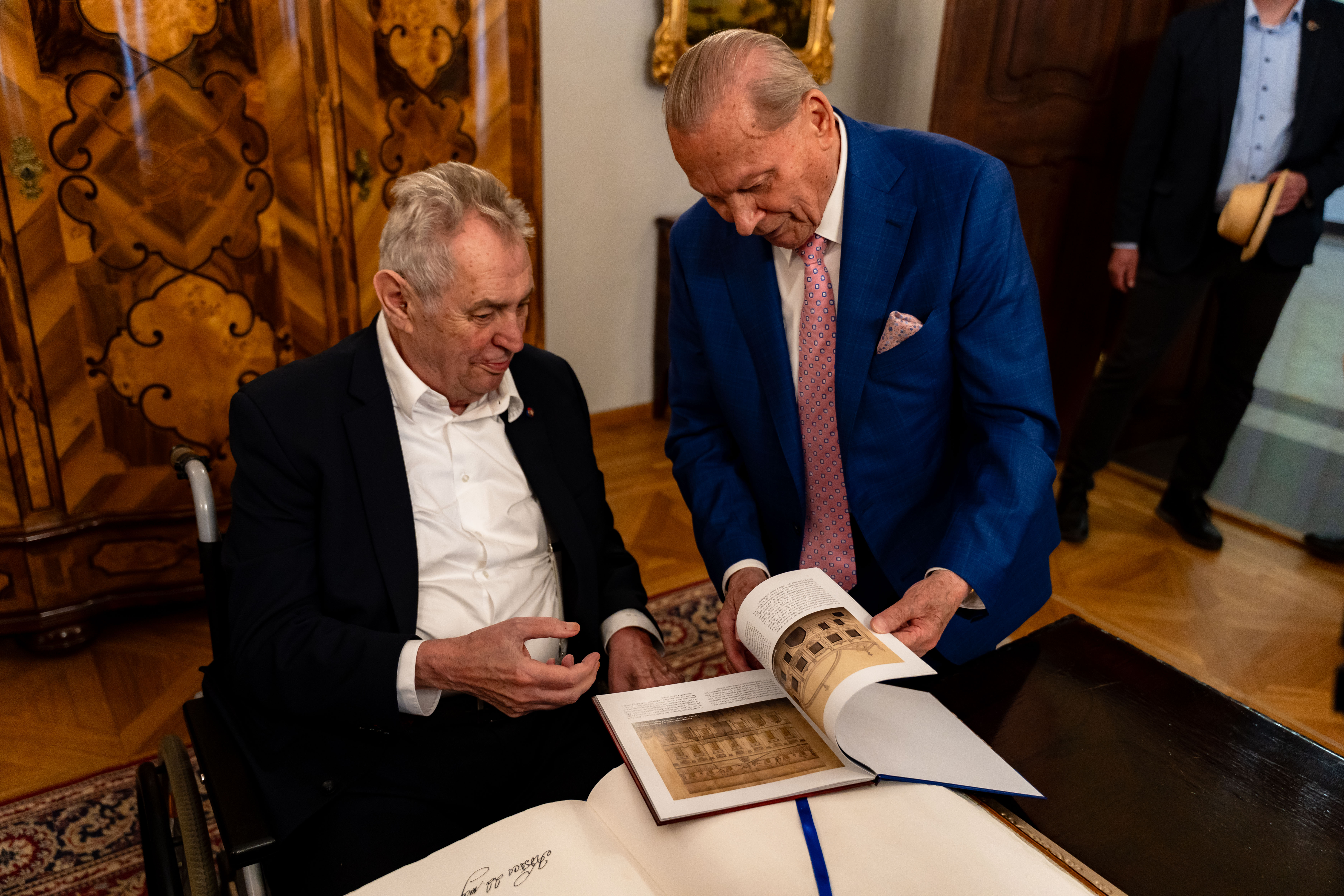 Prezident ZEMAN V Kosiciach so Schusterom -1-84